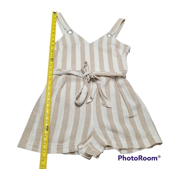 Coco + Jaimeson White And Tan Striped Tie Waist Linen Romper - Picture 6 of 7
